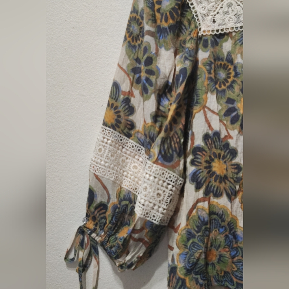 Zac & Rachel Multicolor Floral Blouse with Lace‎ Accents Size M - Picture 5 of 11